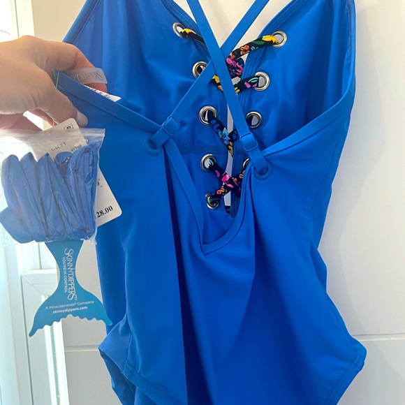 BEAUTIFUL “Lacey” Skinnydippers by miracle suit woman’s one piece bathing suit. - Picture 5 of 9